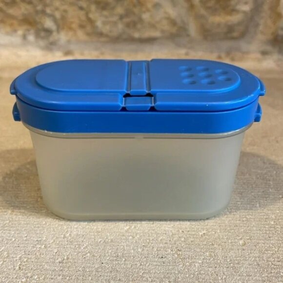 Set of 2 Tupperware 1846 Modular Mates Spice Blue Shakers with Lids Seals - Picture 9 of 15